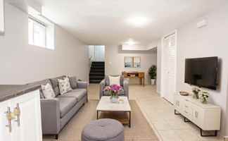 featured image of 203 Niagara St