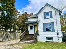 featured image of 31 Adelaide St S #1