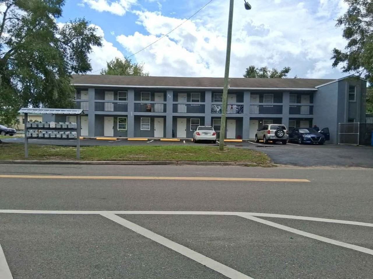 Crystal Ave Apartments - Photo 3 of 3