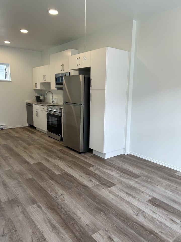 12035 59 Street NW - 12035 Main #12035MAIN - Photo 6 of 10