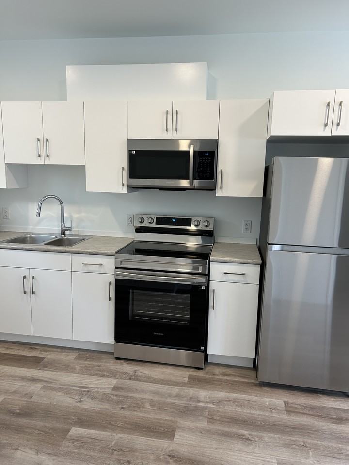 12037 59 St Nw - Photo 5 of 28