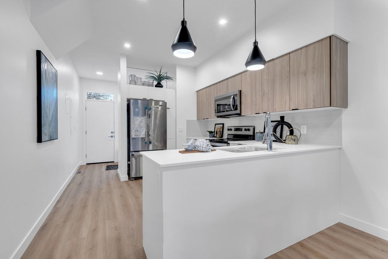 9333 149 St Nw - Photo 3 of 10