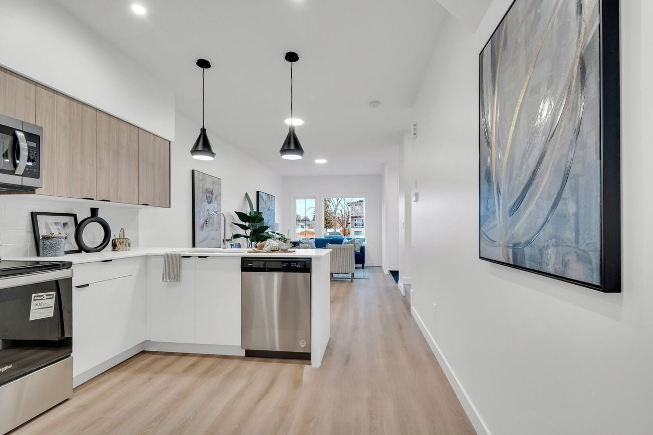 9333 149 St Nw - Photo 4 of 10