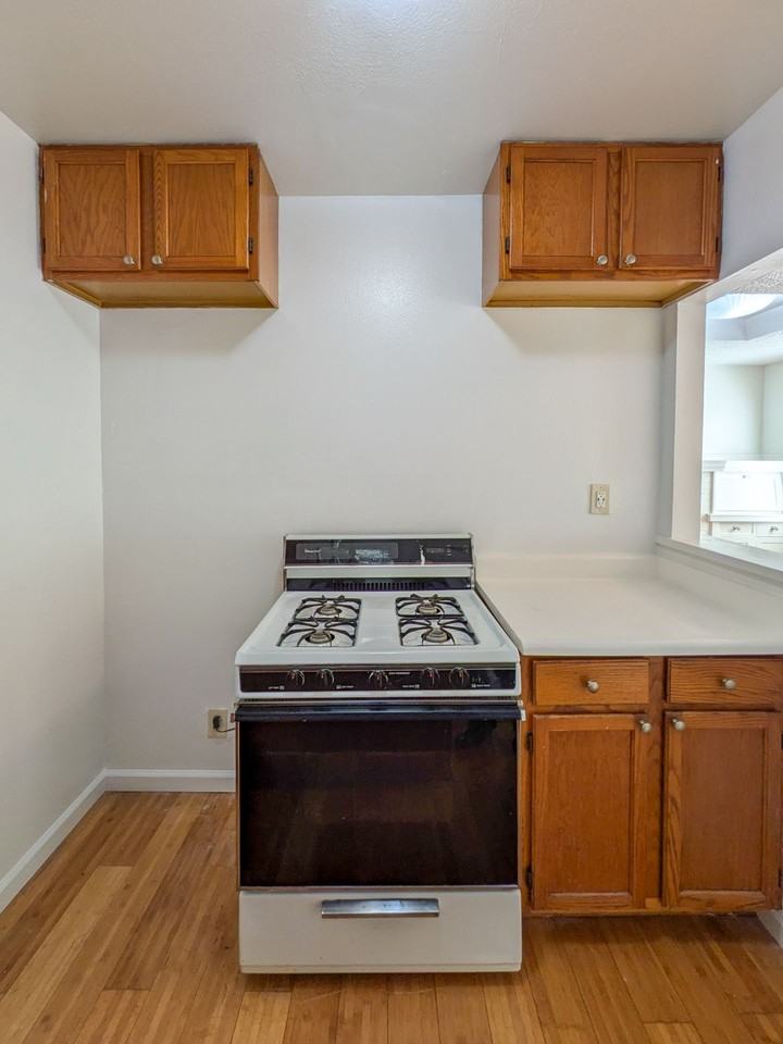 1513-1515 Broadway Ave - Photo 2 of 34