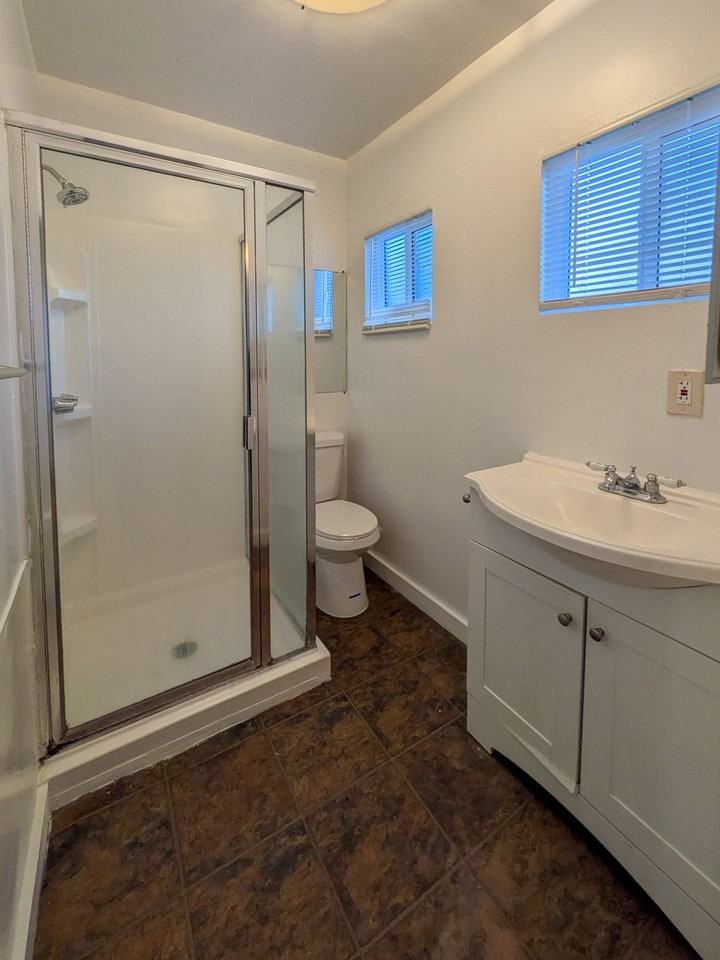 1513-1515 Broadway Ave - Photo 5 of 34