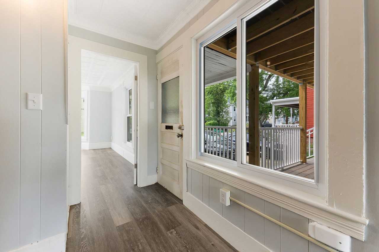 38 New York St - Photo 4 of 41