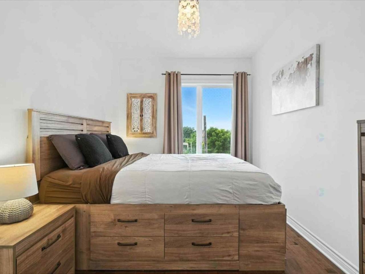 551 Rue Chabanel Est #302 - Photo 7 of 25