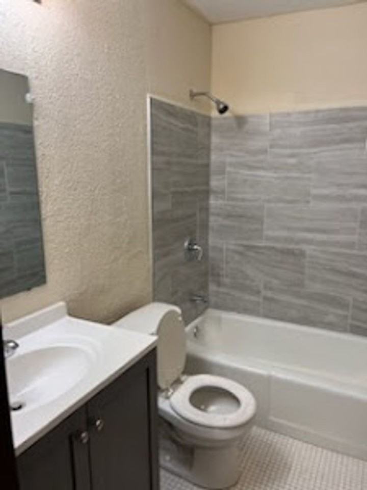2525 Harriet Ave Building - Photo 7 of 27