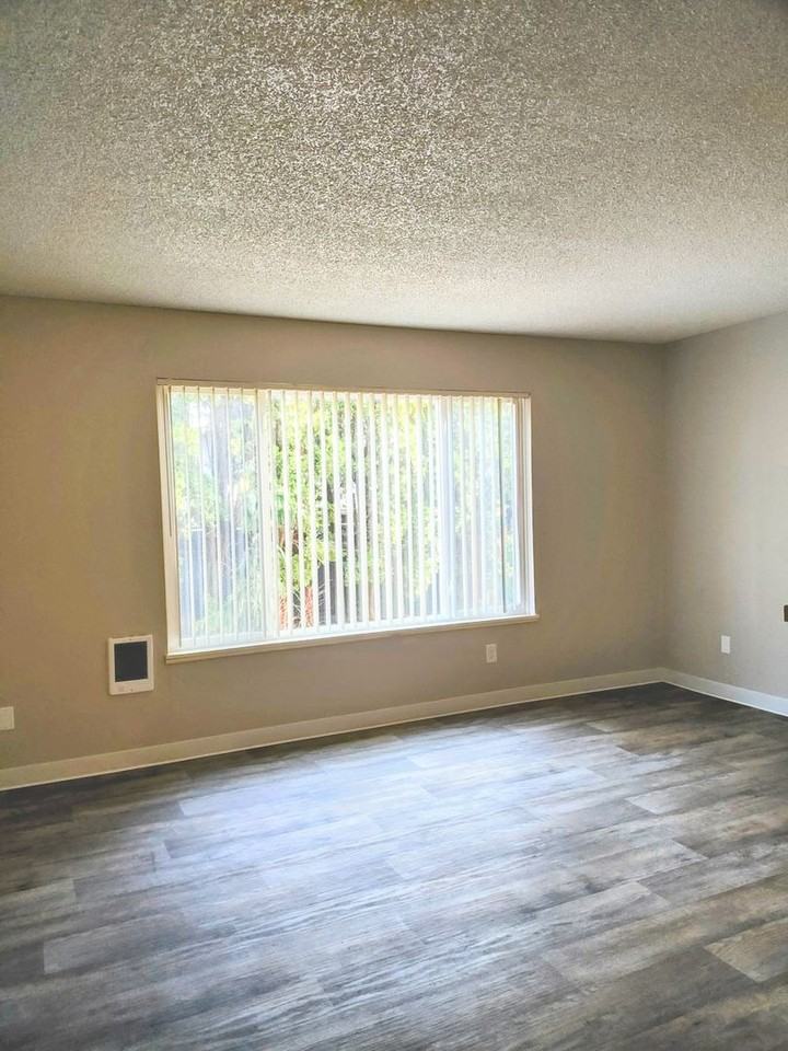 Keystone East - Photo 7 of 34