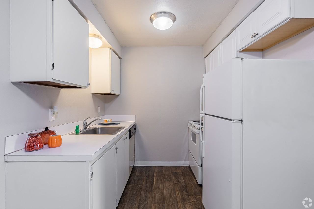 Keystone East - Photo 3 of 36