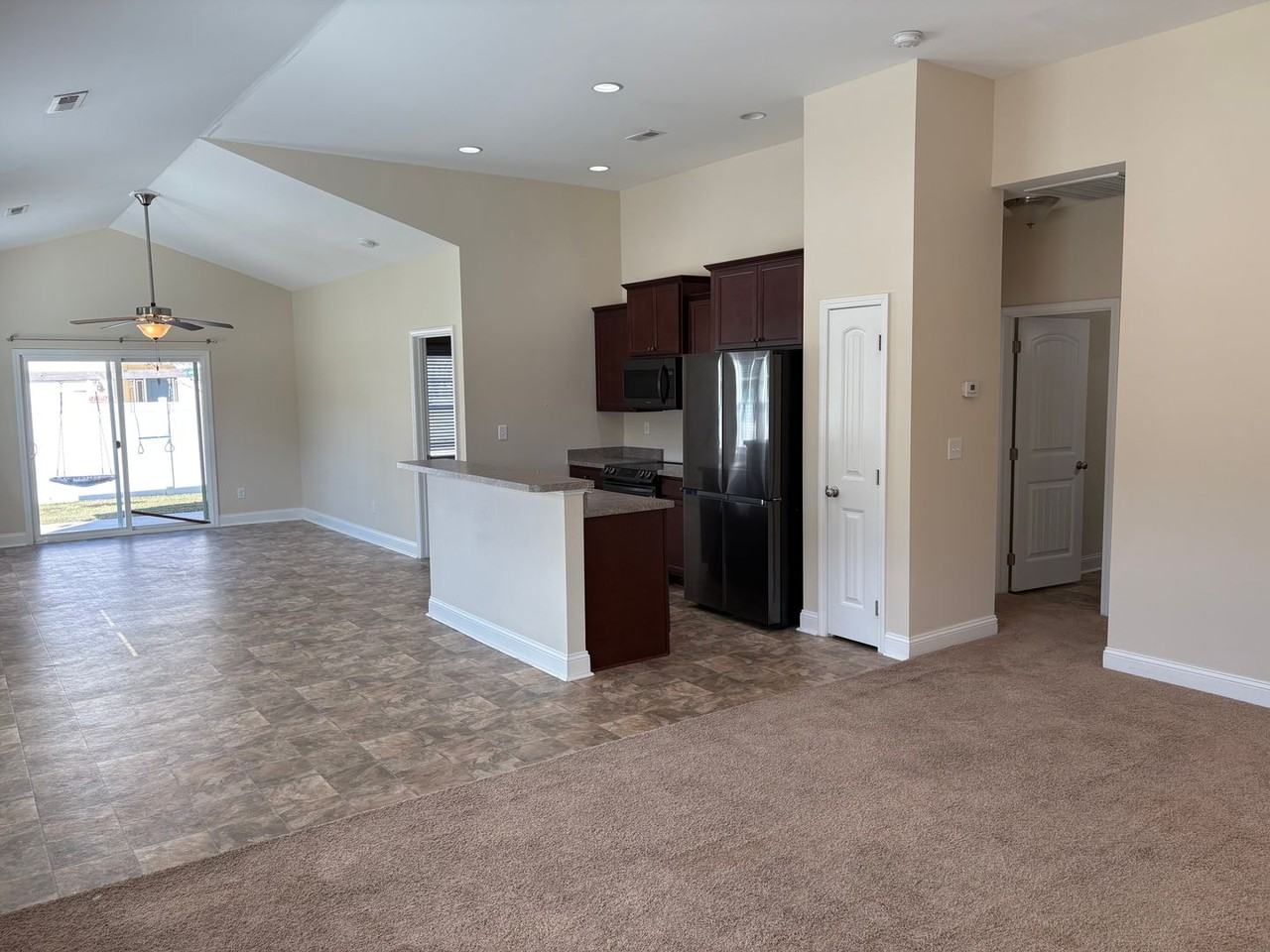 292 Clearwater Dr - Photo 6 of 34