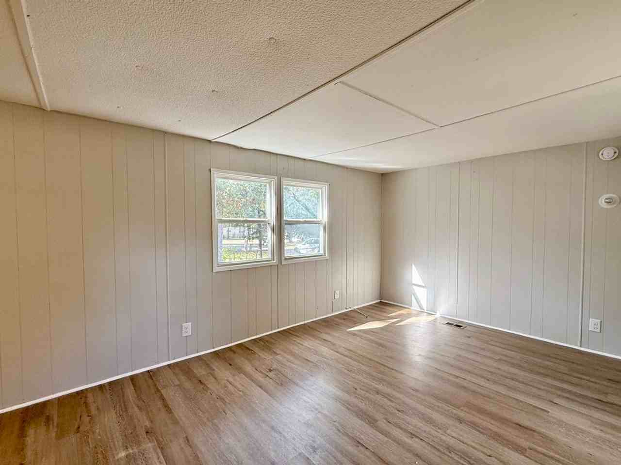 6415 Magnolia Dr - Photo 5 of 21