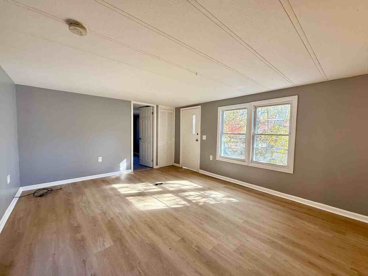 7637 Joseph St - Photo 6 of 21