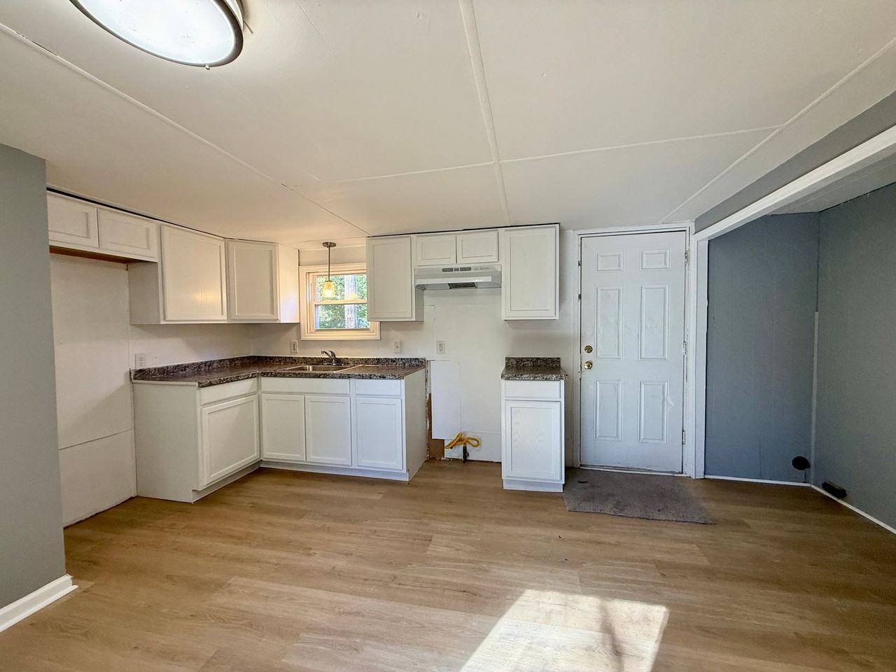 7637 Joseph St - Photo 7 of 21