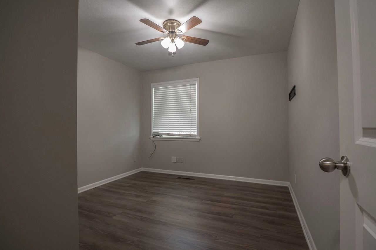 515 S Duncan Ave - Photo 7 of 28