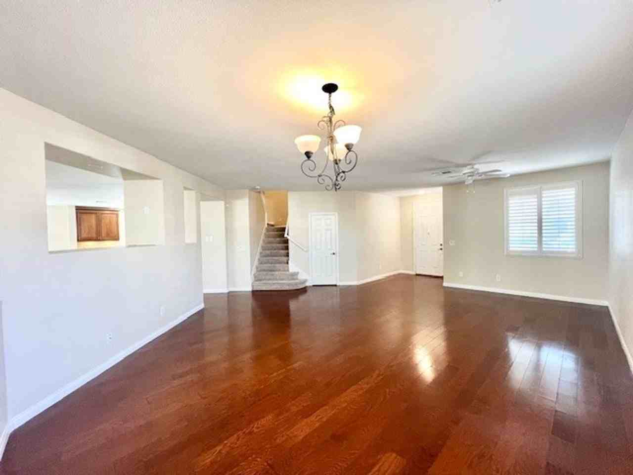 18 Blue Valley Dr - Photo 5 of 42