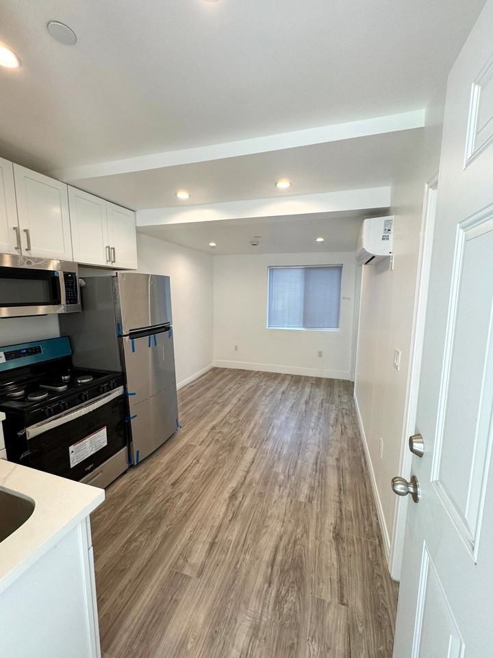 1027-1031 Chestnut Avenue - Photo 4 of 18
