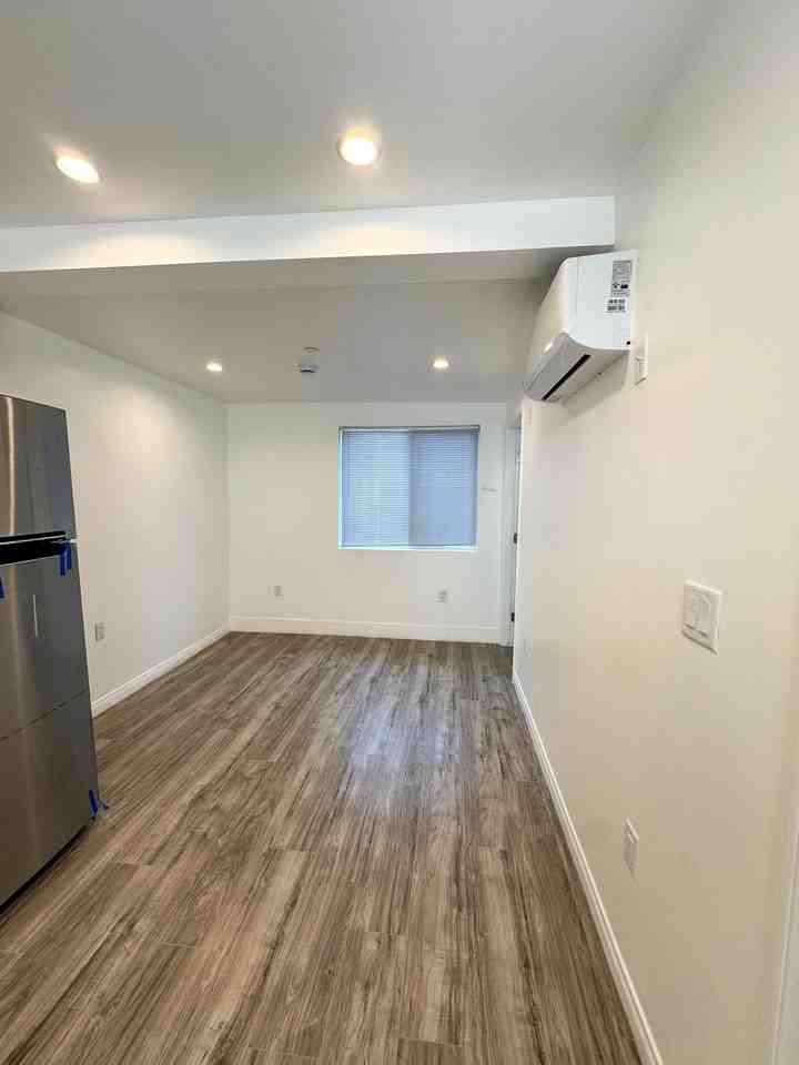 1027-1031 Chestnut Avenue - Photo 5 of 18