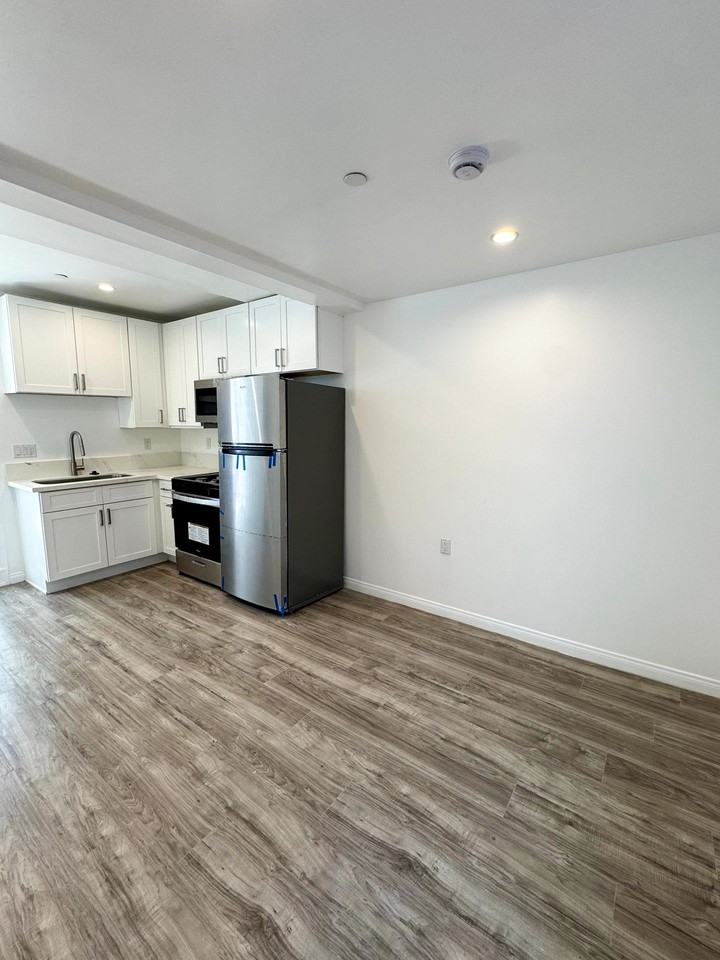 1027-1031 Chestnut Avenue - Photo 7 of 18