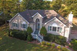 featured image of 210 Winding Way Ln