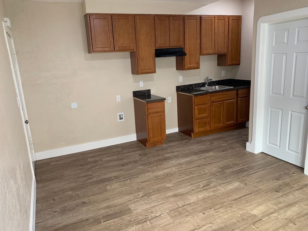 05416 - Photo 4 of 12