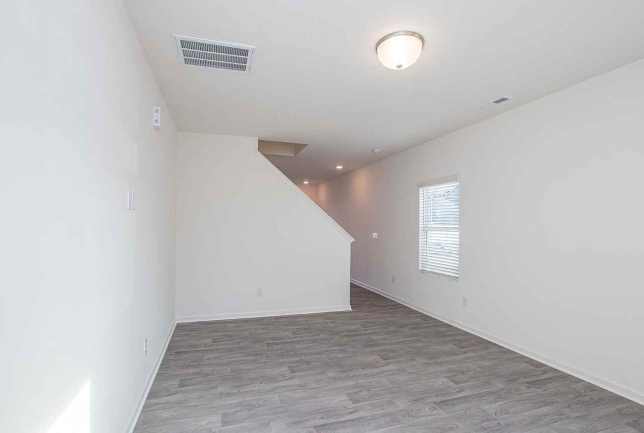 7018 Duncan Acres Dr - Photo 2 of 19