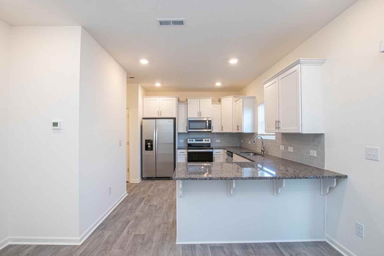 7018 Duncan Acres Dr - Photo 5 of 19