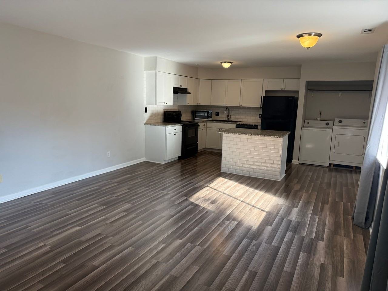 255 Summerwalk Cir - Photo 2 of 13