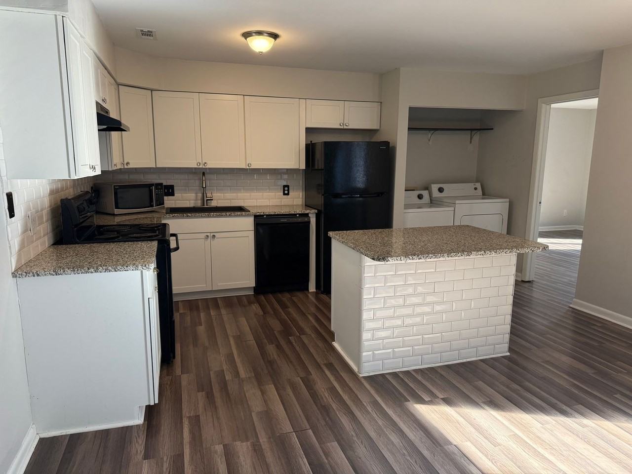 255 Summerwalk Cir - Photo 4 of 13