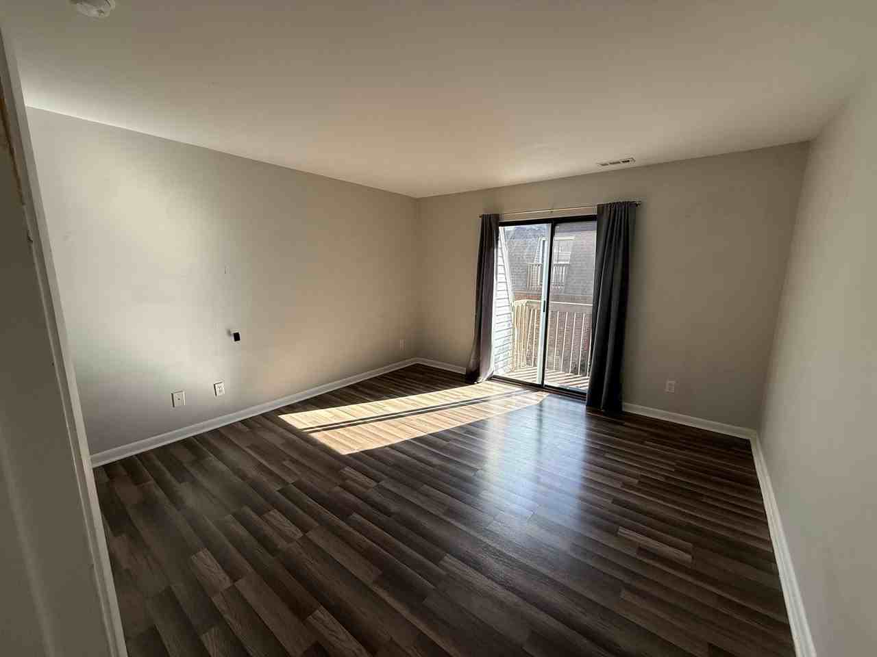 255 Summerwalk Cir - Photo 7 of 13