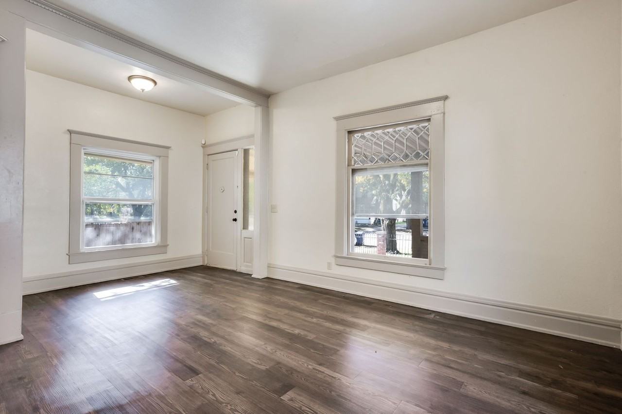 1124 North Market Street - Photo 3 of 36