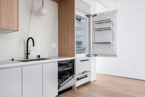 featured image of 1136 N La Cienega Blvd