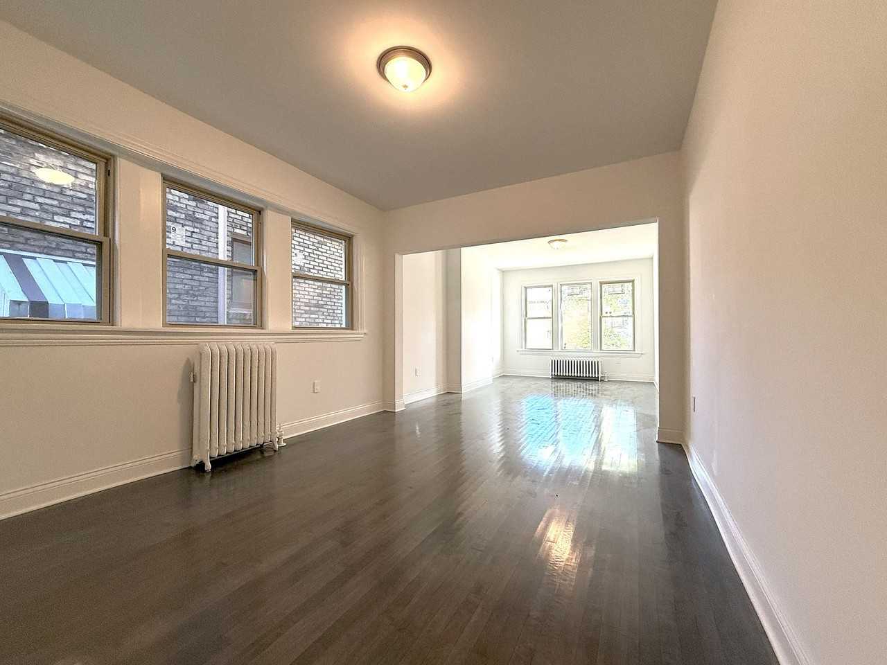 Richland Apartments on Bartlett - Photo 4 of 12