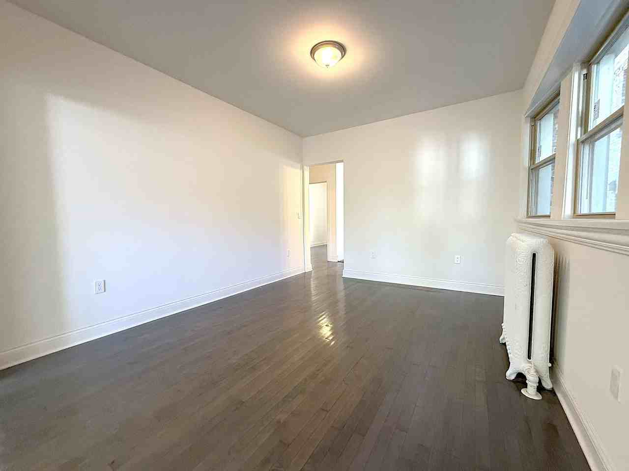 Richland Apartments on Bartlett - Photo 6 of 12