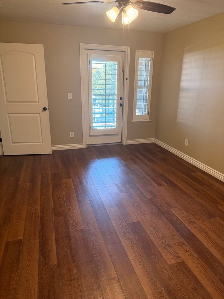 905 Main Street #J - Photo 5 of 16