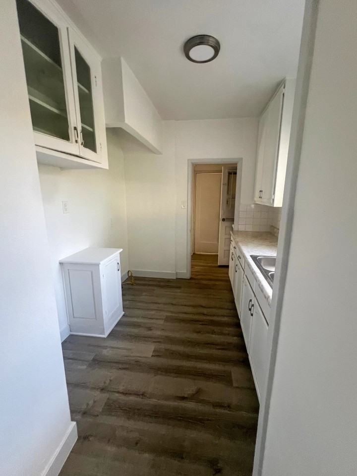 2920 Santa Ana St - Photo 5 of 14