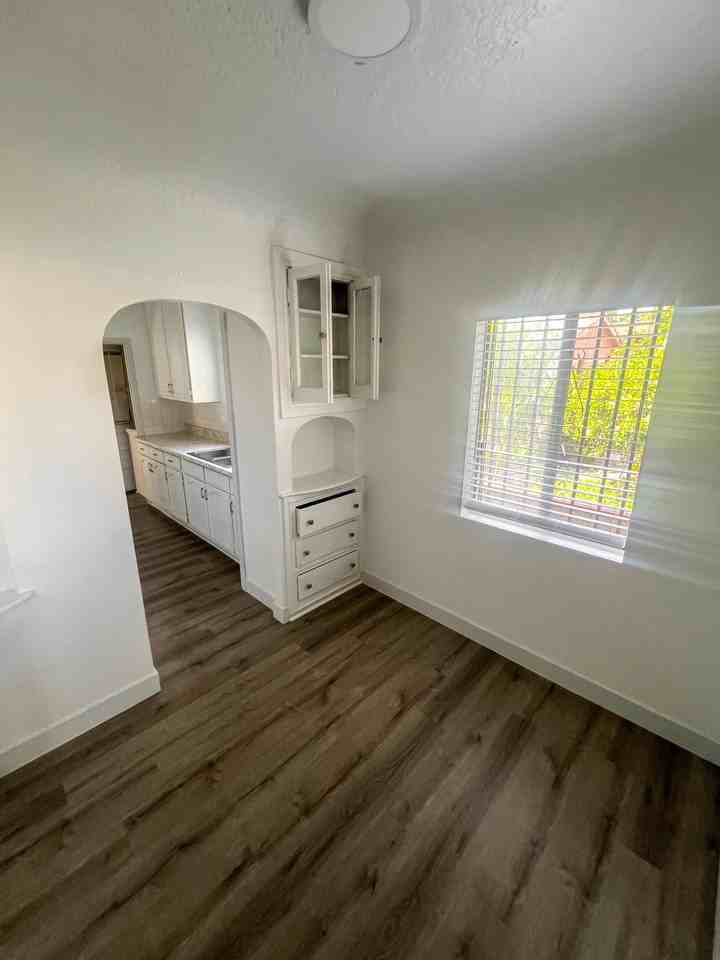 2920 Santa Ana St - Photo 6 of 14