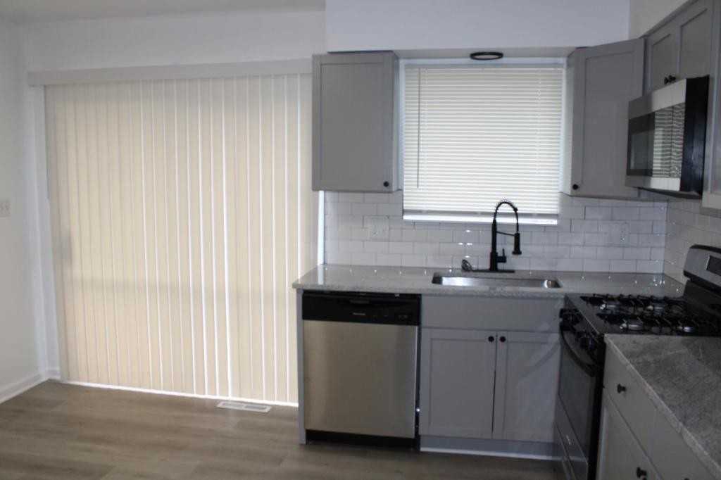 1606 N 63rd Ter - Photo 3 of 17