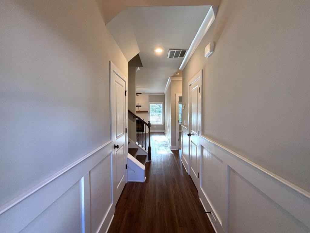 173 Russell Way - Photo 4 of 18