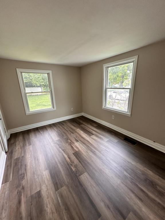 3812 Bank St - Photo 3 of 11