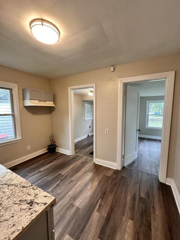 3812 Bank St - Photo 4 of 11