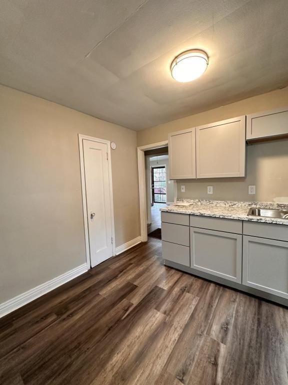 3812 Bank St - Photo 6 of 11