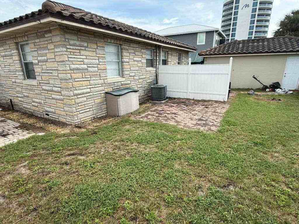 140 Frazar Rd - Photo 2 of 19