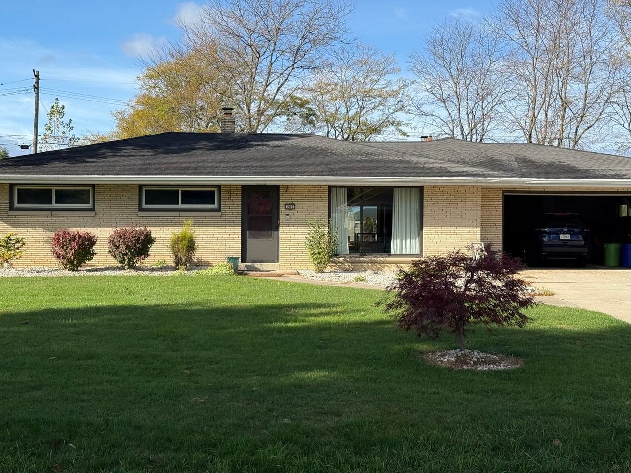 205 Fairway Drive - Photo 2 of 20