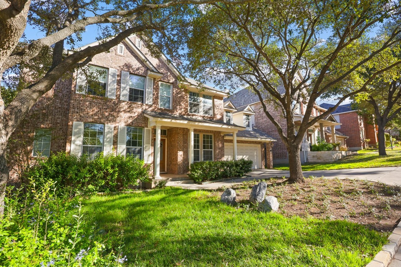 2911 Dason Ledge - Photo 2 of 46