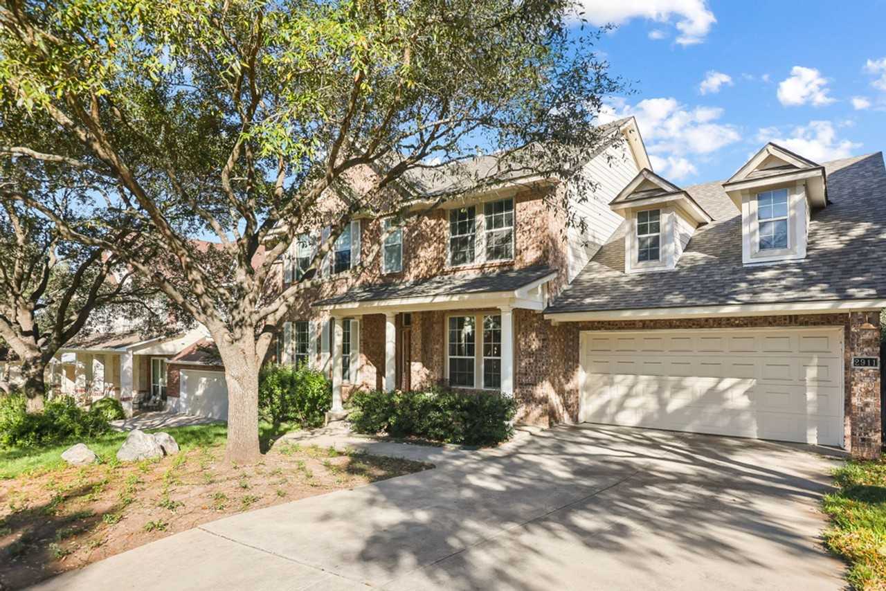 2911 Dason Ledge - Photo 3 of 46