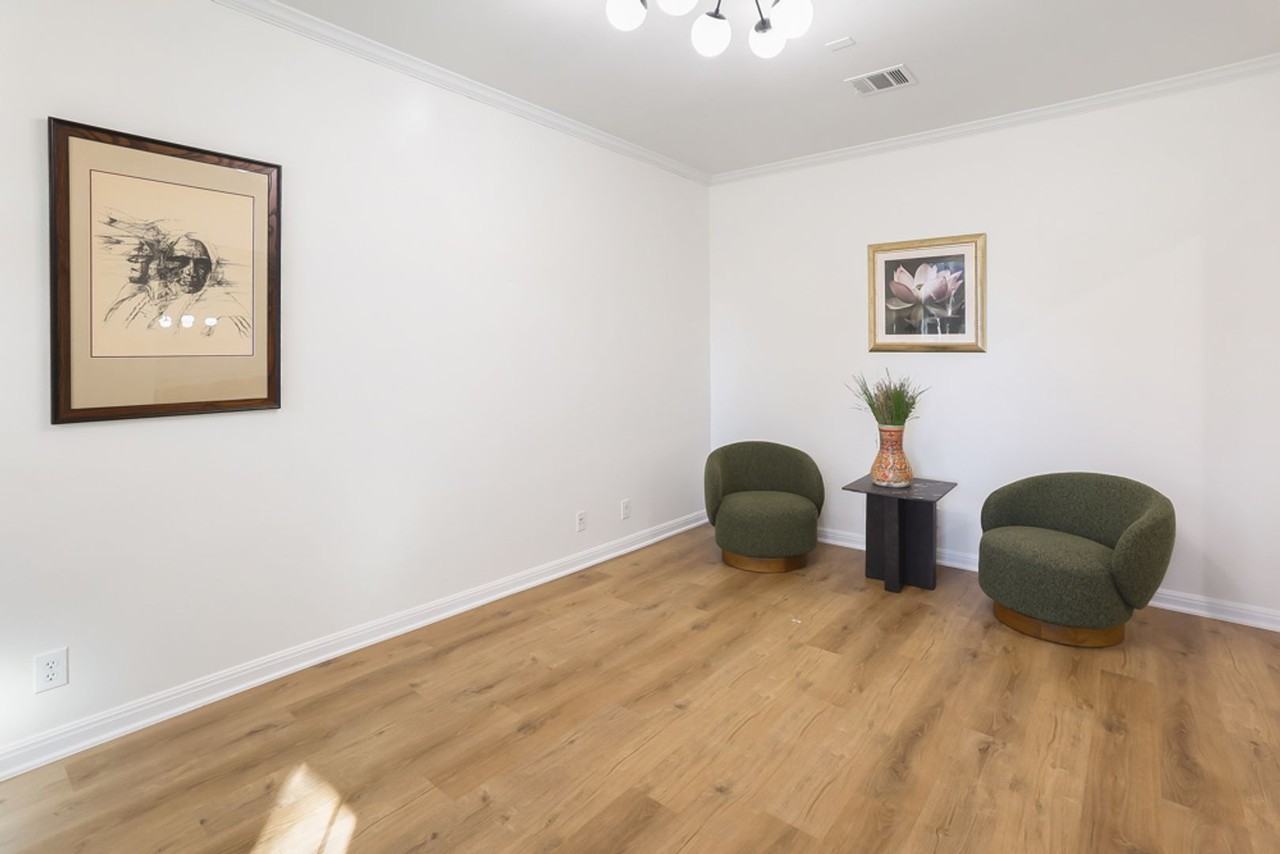2911 Dason Ledge - Photo 5 of 46