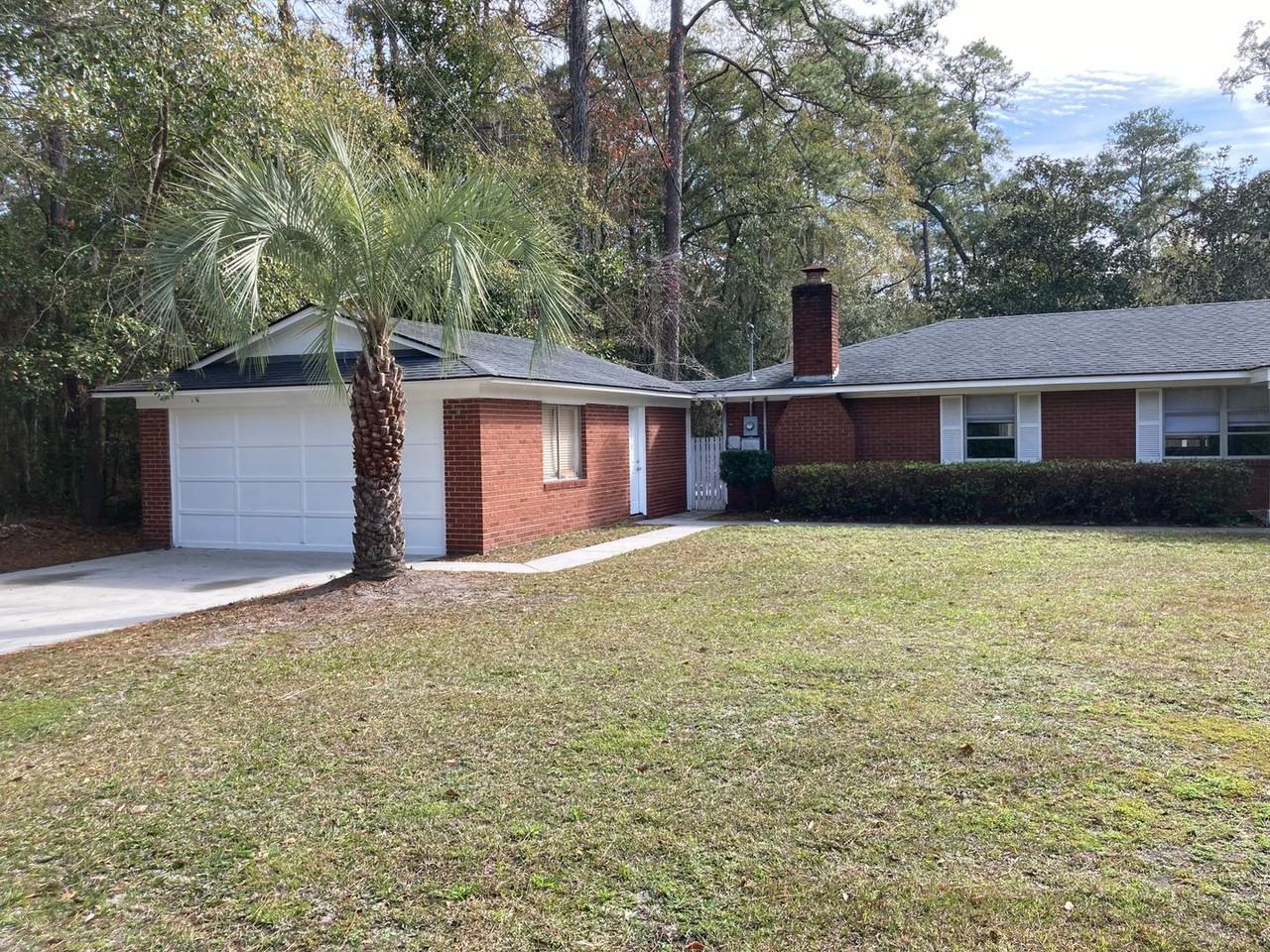 10032 Ferguson Avenue - Photo 2 of 12