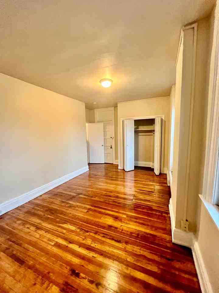 140 NORTH STREET - Photo 4 of 8