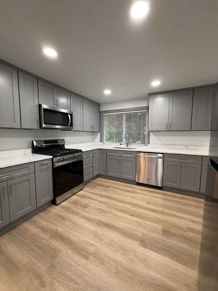 10608 166th Pl Ne - Photo 7 of 32